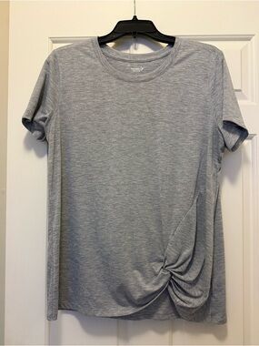 Old Navy Active Go-Dry Light Gray Short Sleeve Knot Front Side Twist Hem Tee